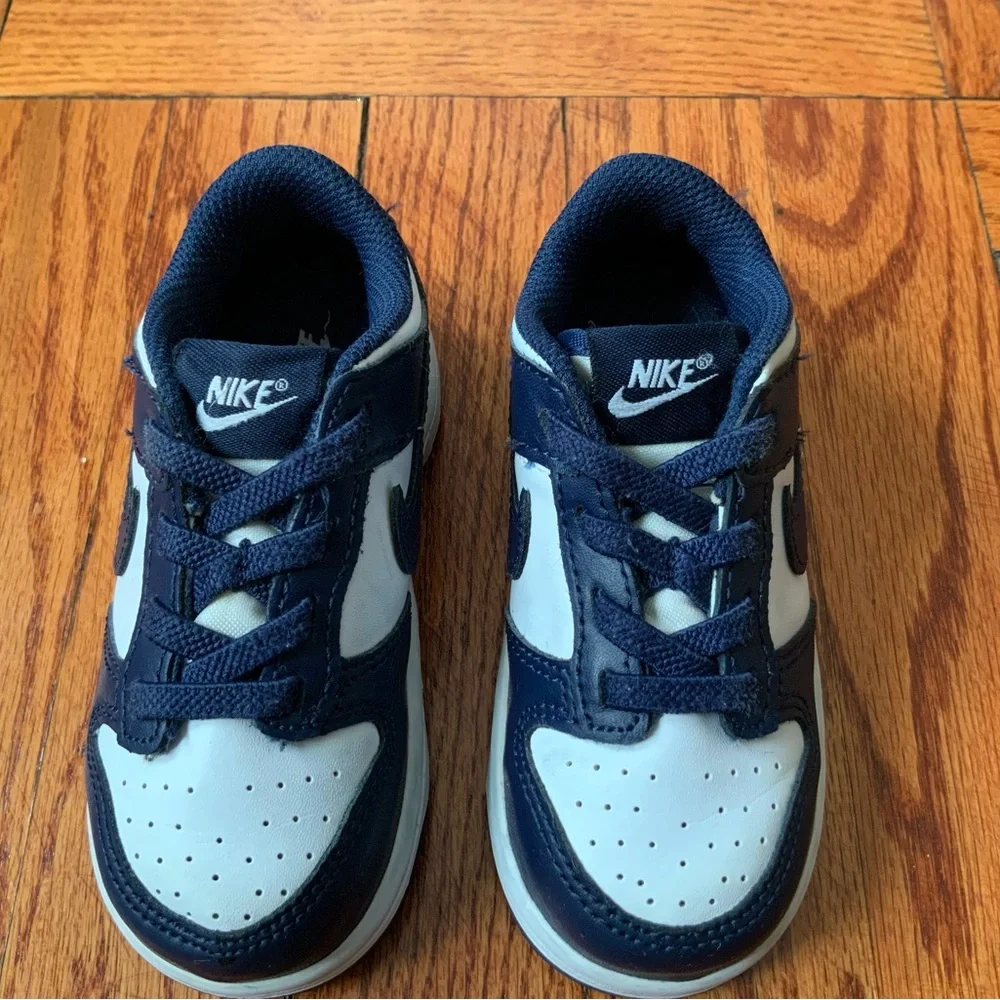 Nike Baby Toddler Dunk Low White Navy Blue Pre-owned Athletic Sneakers Size 8C - Picture 2 of 9
